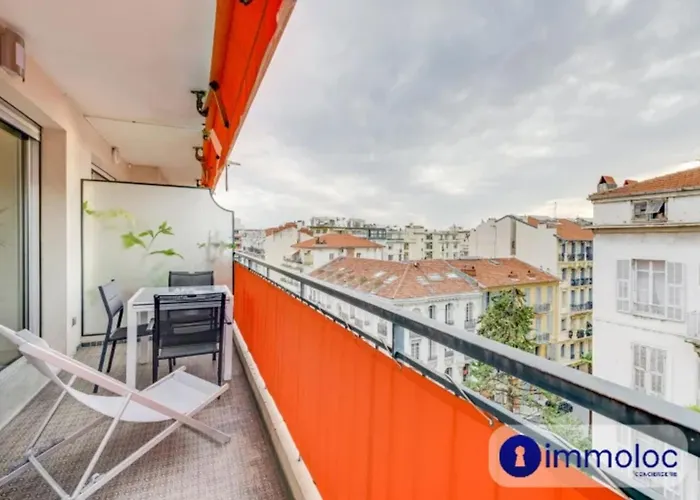 Charming Air-Conditioned Apartment With Terrace In Liberation