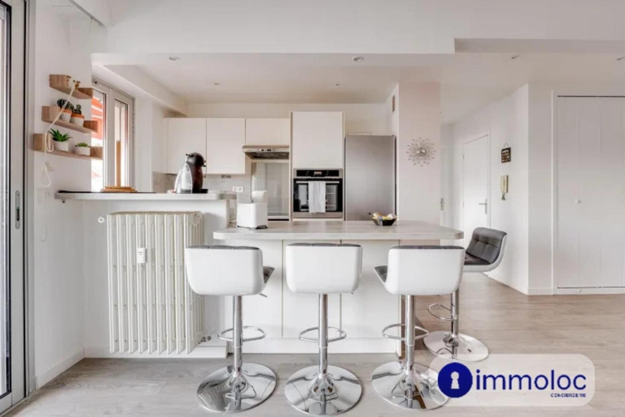 Charming Air-conditioned With Terrace In Liberation *
